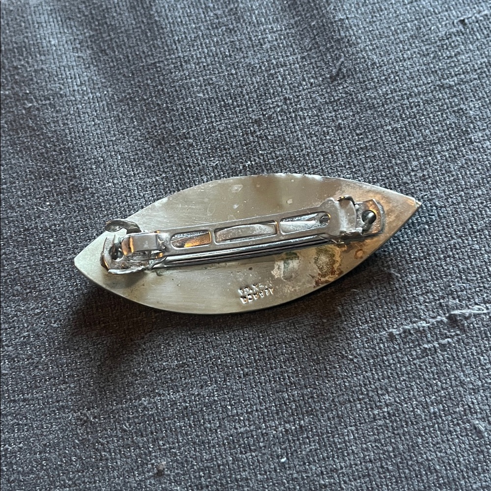 Abalone Shell Barrette with White Flower Inlay - Picture 7 of 12